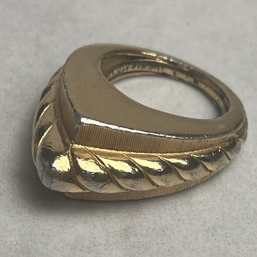 Trifari Gold Tone Geometric Ring Mohawk Teardrop STATEMENT Ribbed Size 7 Vintage